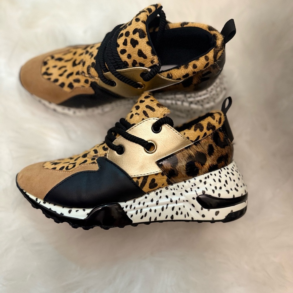 STEVE MADDEN Cliff Animal Womens Shoes